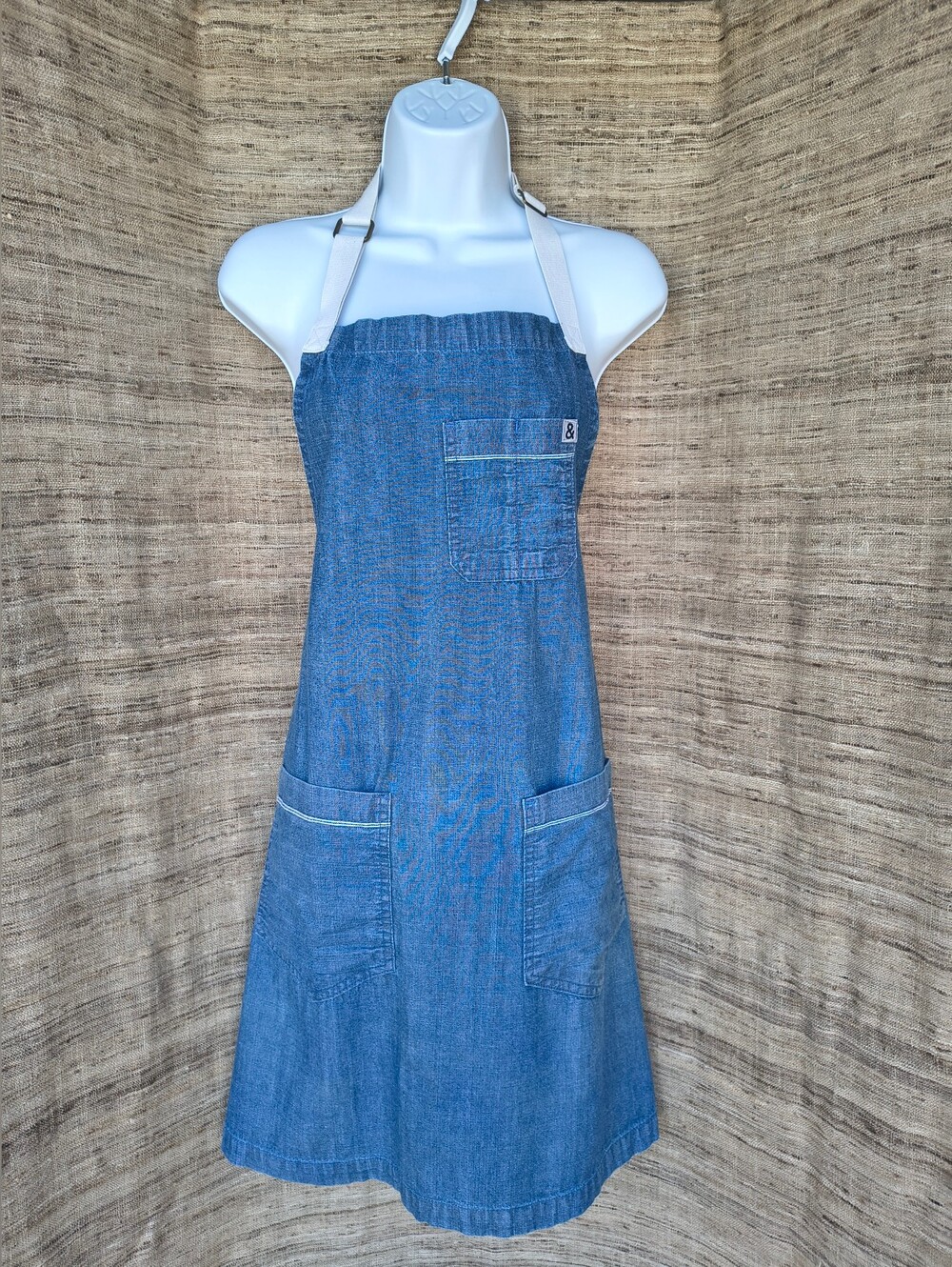 Hedley & Bennett Apron Blue Denim Bib Pockets Tie Back Adjustable